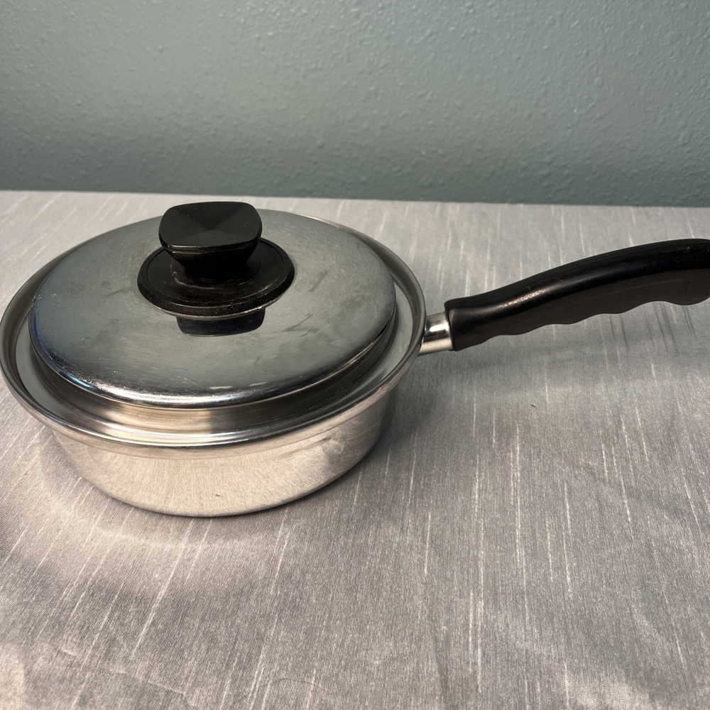 Vtg Vita Craft 1.5 Qt Saucepan & Lid #3201 3 Ply Nicromium Stainless Steel USA